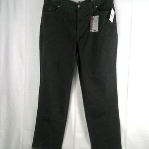Gloria Vanderbilt Amanda Black Jeans Classic Rise
